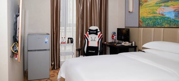 VES电竞酒店(玉林中鼎公园假日店)图片