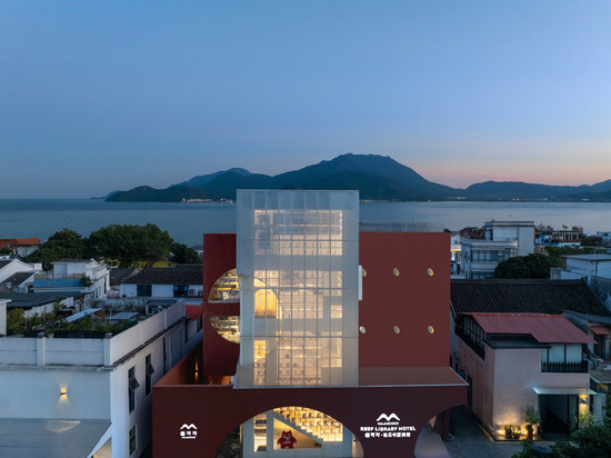 慢可可海边礁石书塔民宿(深圳较场尾店)