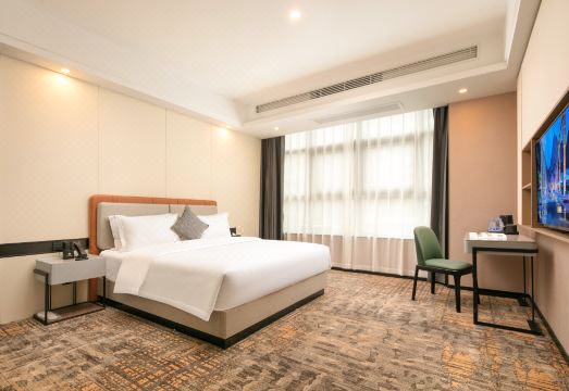 Zhishang Light Luxury Hotel (Shuangfeng No.1 Middle School) Hotel Overview