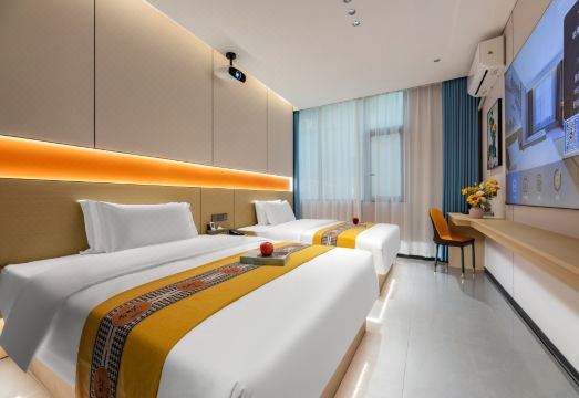 广州?朗悦轻居｜Cinema?LangYue酒店（鹤洞东地铁站健康方舟店）外景图