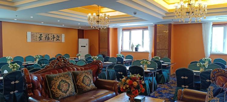 乌鲁木齐红宝石大酒店(新疆国际大巴扎二道桥地铁站店)图片