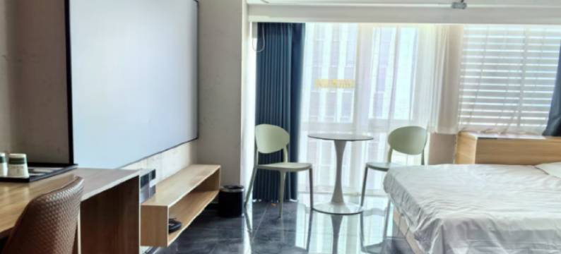 乙尊轻奢酒店(乌鲁木齐高铁站经开万达广场店)图片