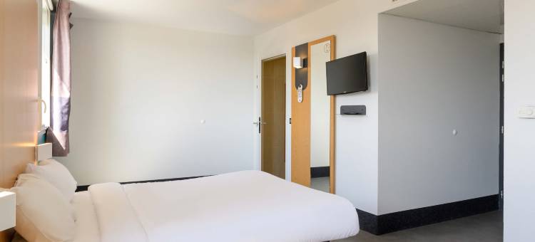 留圣卡雷塞纳特民宿酒店(B&B Hotel Lieusaint Carré Sénart)图片