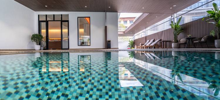 寄情山水间温泉度假酒店图片