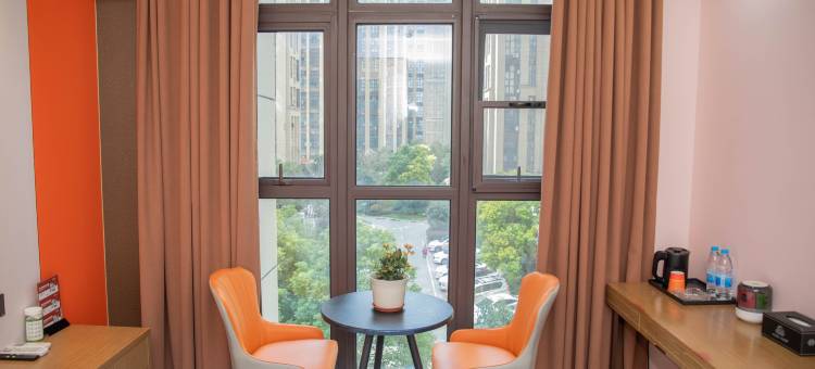 城市之家·云酒店(华东建材城店)图片