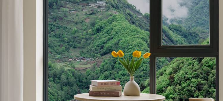 海上云来酒店(磨西镇海螺沟冰川森林公园游客中心店)图片