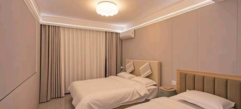 君安观影民宿(开封清明上河园店)图片