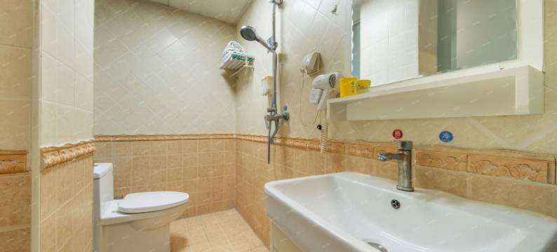 华彩酒店(财富中心秦隆步行街店)图片