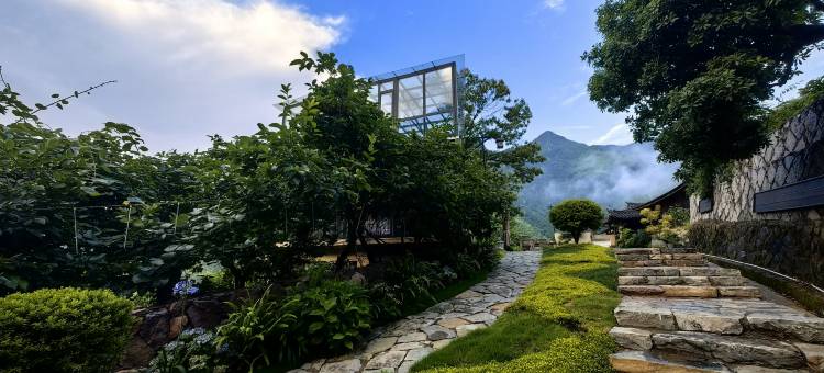 雨印茶坪民宿(紫微山国家森林公园店)图片