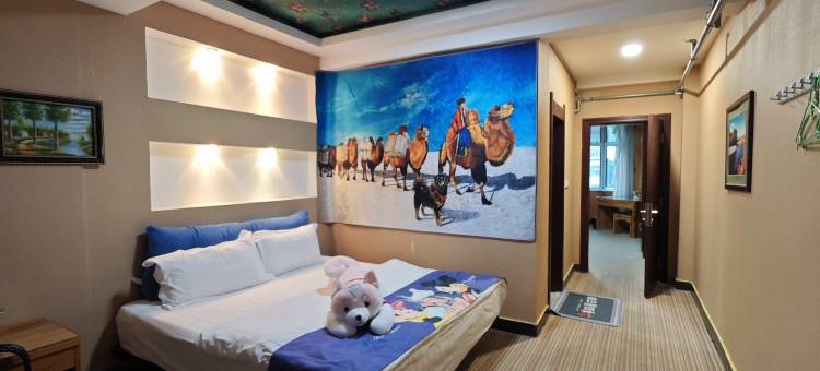 家庭精选超大床酒店图片