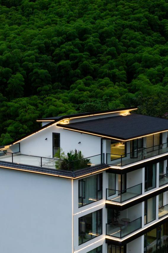 七喜·叠云山奢疗愈溯溪私汤度假民宿(安吉天目山漂流店)图片