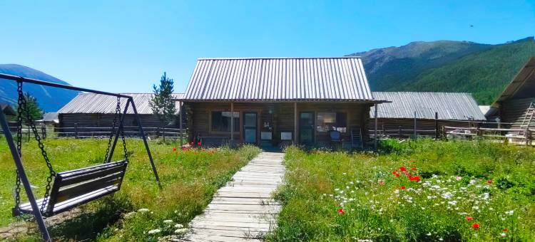 冰峰山庄(喀纳斯景区店)图片