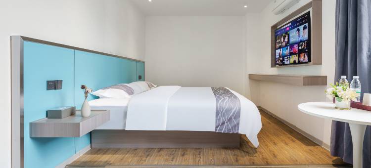 小鹿辰客酒店(河池市中心广场店)图片