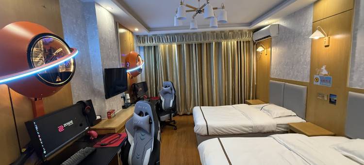 卓威电竞酒店(定陶镜湖广场公交站店)图片