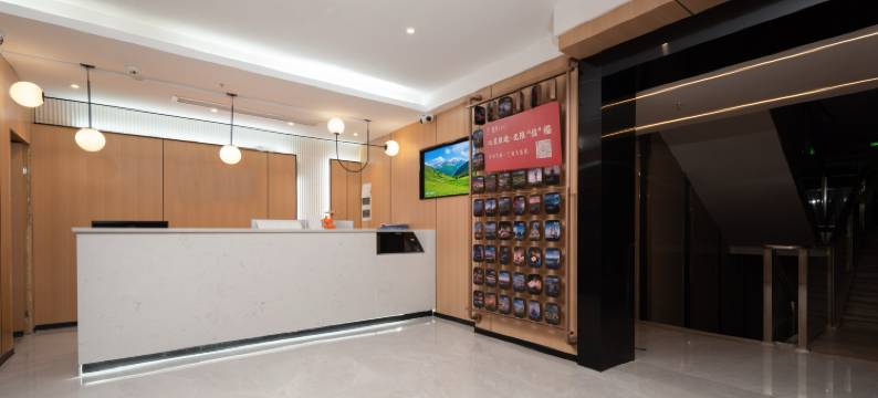 兰庭大酒店(鄂州站鄂州高中店)图片