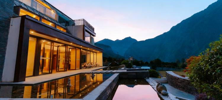 丙中洛·重丁丨邂逅雪山石门云端花园隐奢秘境全景度假酒店图片