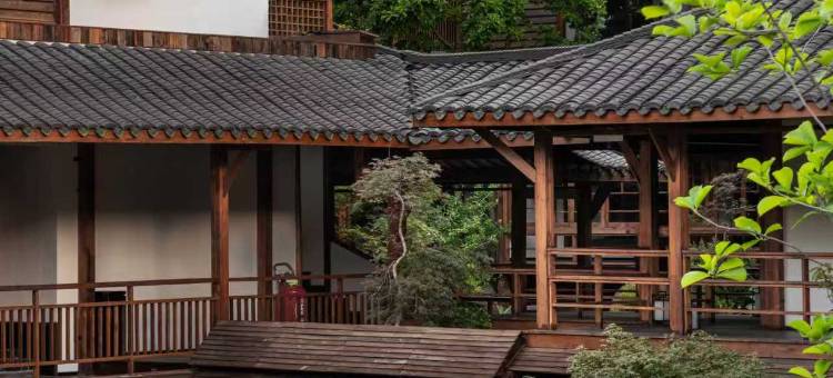 树下・艺术疗愈Healing・泳池・酒吧・雪山温泉・森林花园设计师美宿图片