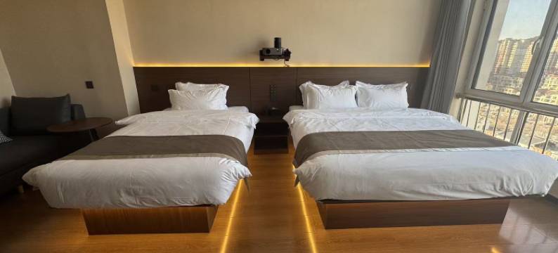 鸿銮·星居民宿(承德鼎盛王朝康熙大典演出店)图片