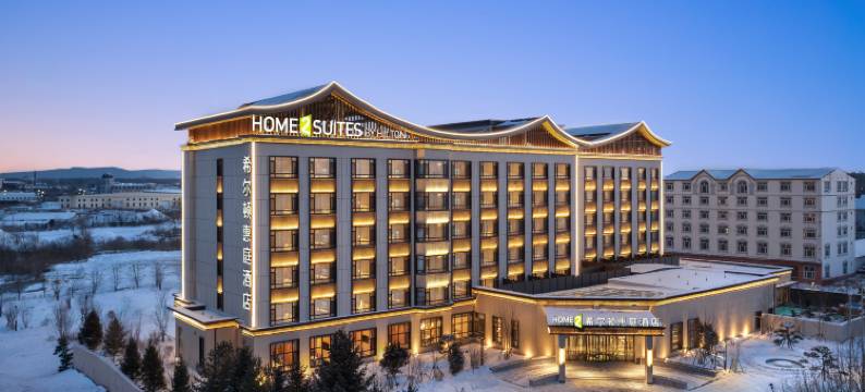 长白山高铁站温泉希尔顿惠庭酒店图片