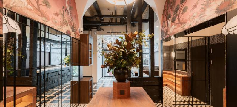 金陵4号熊猫艺术酒店(省体育馆地铁站店)图片