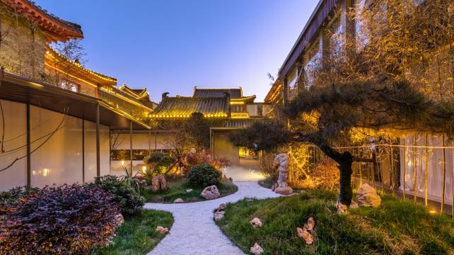 开封清明上河园鼓楼广场|御和府•古典园林度假酒店