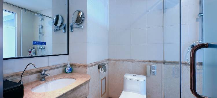 青岛宏运大酒店(黄岛金沙滩度假区店)图片