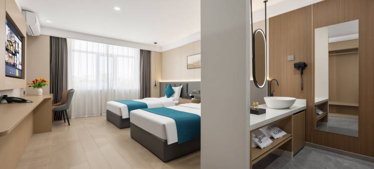 艺龙万国酒店(张掖西站钟鼓楼店)图片