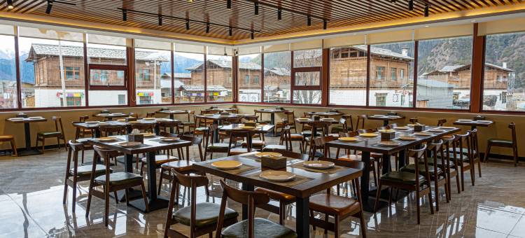 岷山错高民宿(巴松措店)图片