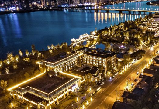 沉香堂·水月莲里湖畔酒店（莲里公园店）外景图