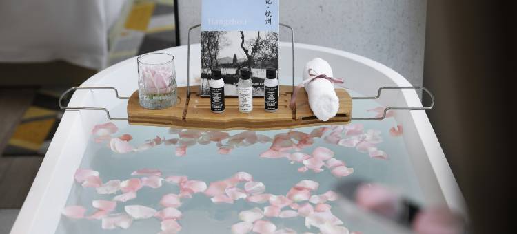 杭州SUNS笙·潮奢艺术设计酒店(西湖黄龙体育中心店)图片