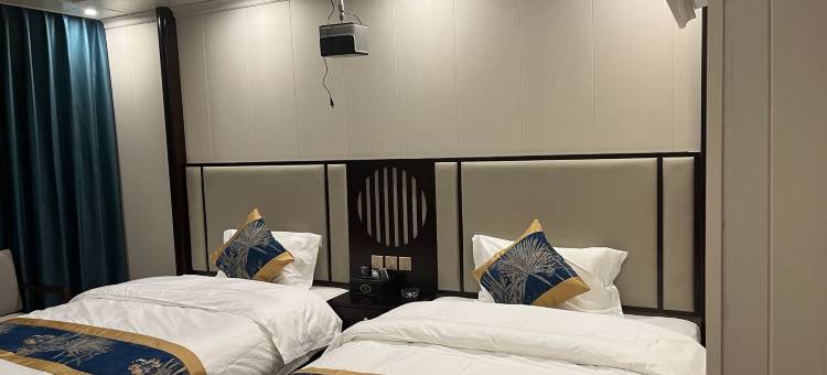 萨嘎强吉福酒店图片