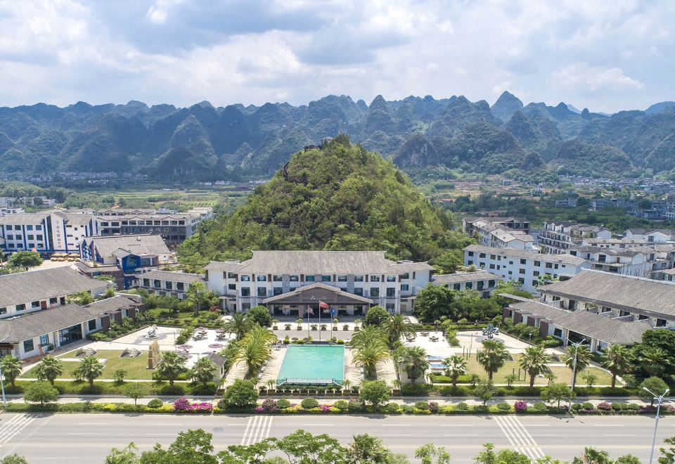 兴义万峰林品·度假酒店外景图