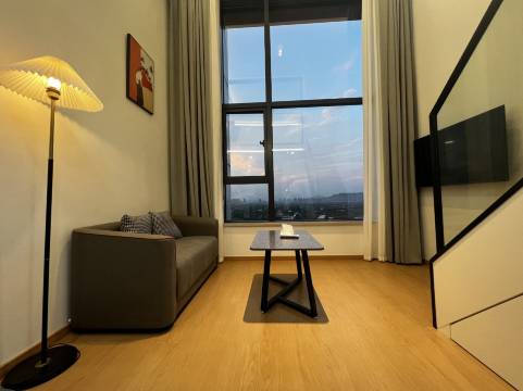 拾月公寓(万象城店)