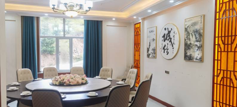 久治年保玉则朵阁漾杰酒店图片