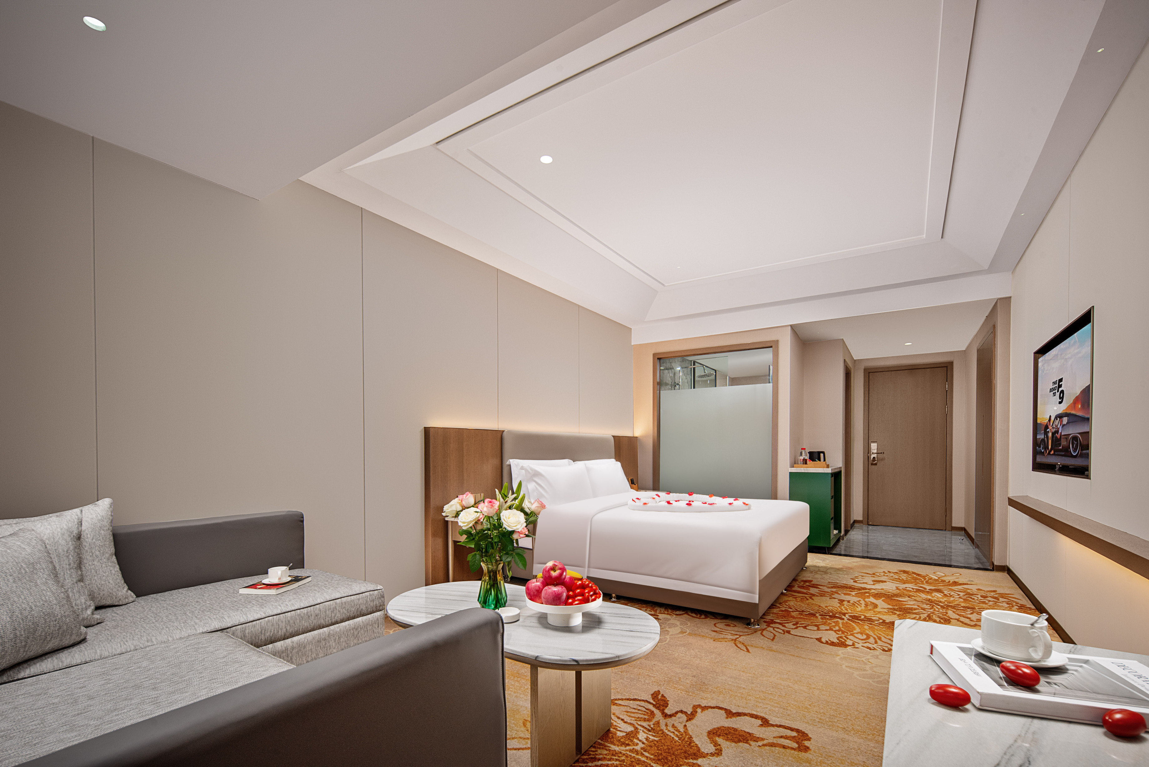 Howard Johnson Upark Hotel Over view