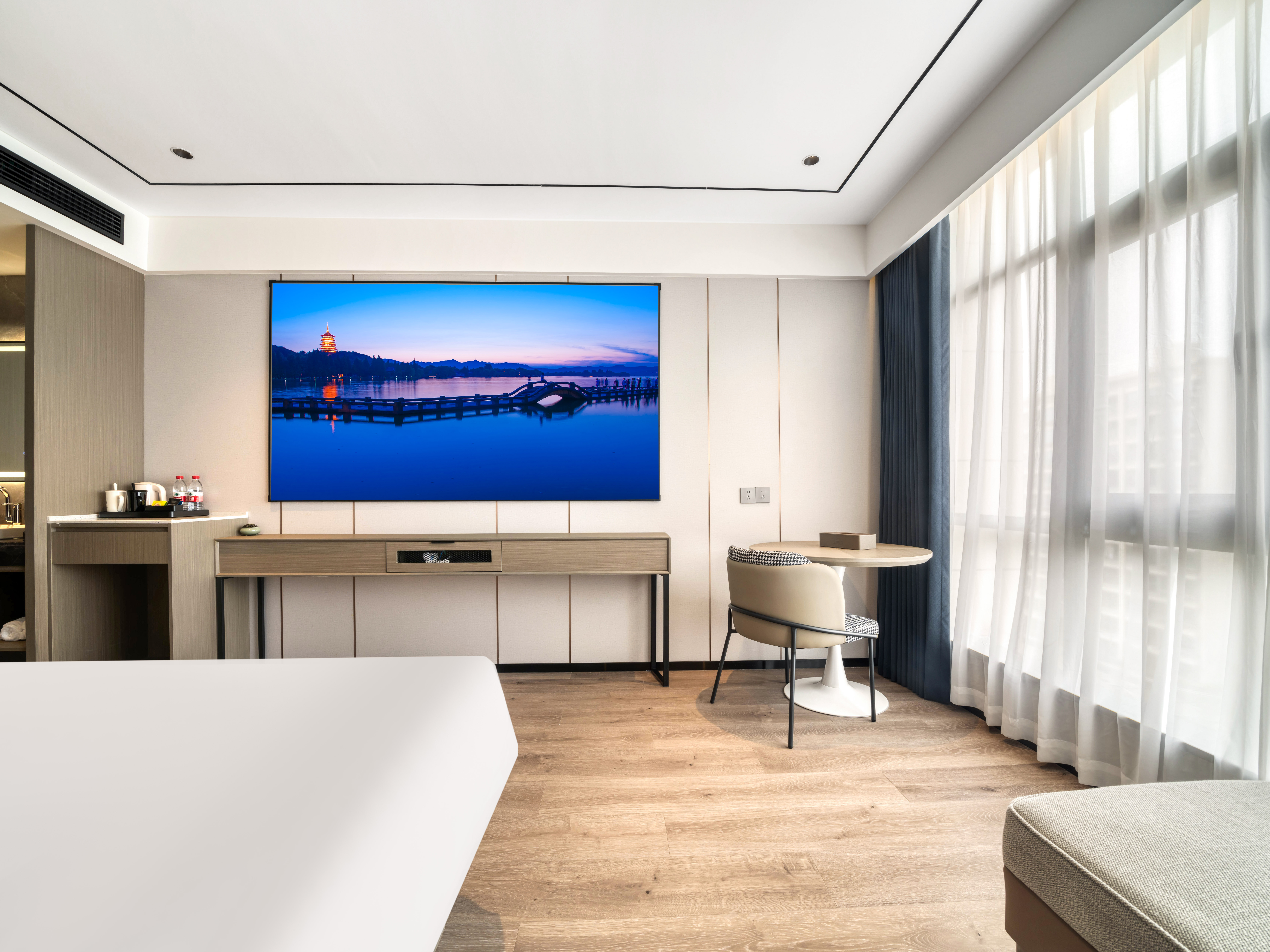 Meibo Light Luxury Hotel (Hangzhou Xianlin)Over view