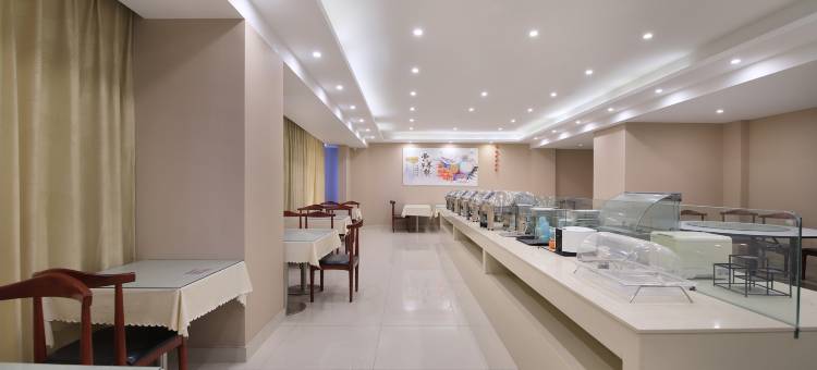 艺龙安云酒店(泰兴碧云广场店)图片