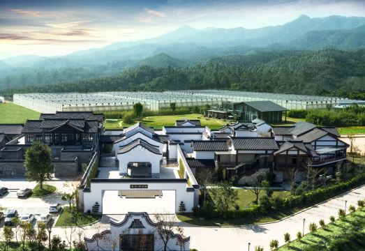 Chunmu Heyuezhuang Hot Spring HotelHotel Overview