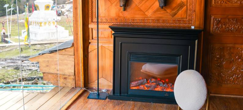 雨崩止语心舍图片