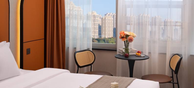 柏年宝丽酒店(长沙五一广场窑岭湘雅二医院地铁站店)图片