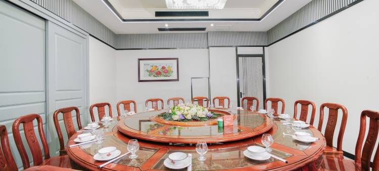 亚悦酒店(岳阳高铁站店)图片