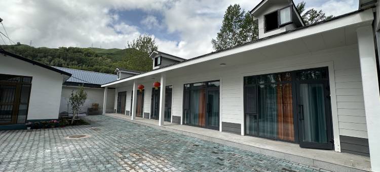 尼勒克圣蜂园民宿图片