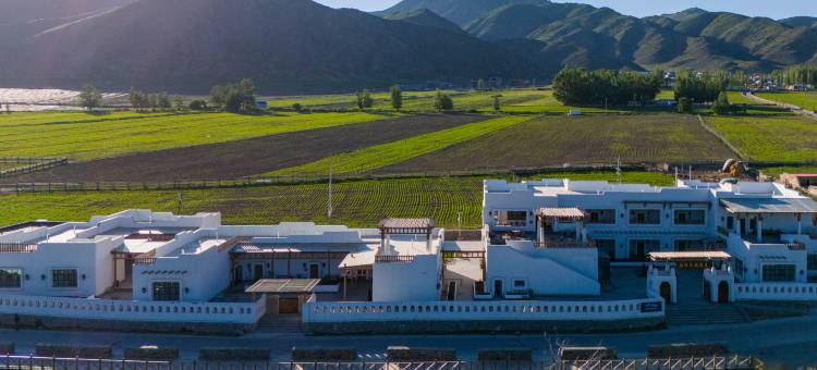 携程度假农庄(阿勒泰阿禾公路联营店)图片