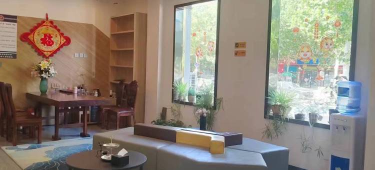 IU酒店(石家庄南二环汇华学院店)图片