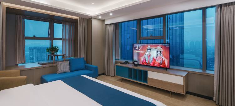 一览高空酒店(泸州金融中心万象汇店)图片