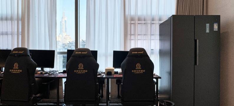 REMAX热麦电竞酒店(南京玄武湖颐和路店)图片