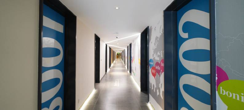 象院青年旅舍(陆家浜路地铁站店)图片