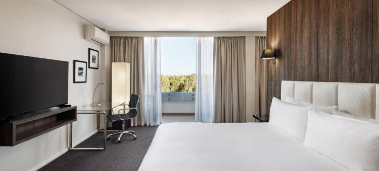 沃里克农场假日酒店(Holiday Inn Warwick Farm)图片
