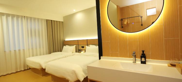 云芮酒店(新乡金穗大道人民公园店)图片