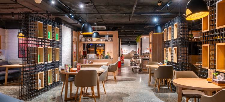木马甄选智能酒店(重庆杨家坪地铁站店)图片
